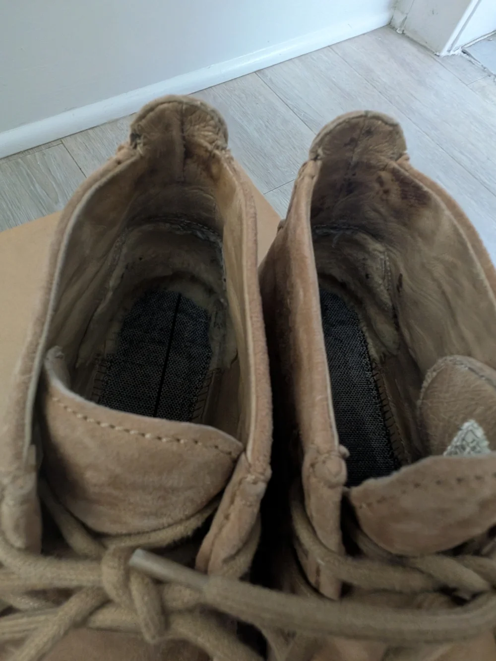 UGG Australia Men Lenox 5796 Chukka Boots Rope Suede US 10.5 Boxed